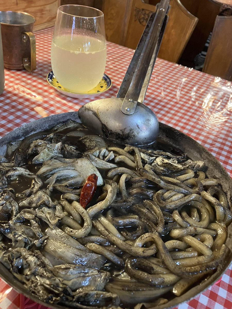 hogushisuto_m's tweet photo. 久しぶりのドイツコーヒー夢🇩🇪

野戦も美味しかったし、
今日のデザートは、
＊ミルクジェラート
＊ゆずとはちみつのロールケーキ
＊コーヒーゼリー
＊バナナシフォンケーキ
と、豪華ラインナップ✨

そしていつものモカデアバ（チョコレートのコーヒー）☕️

楽しい時間はあっという間にすぎます😌 https://t.co/rsvFBev55D
