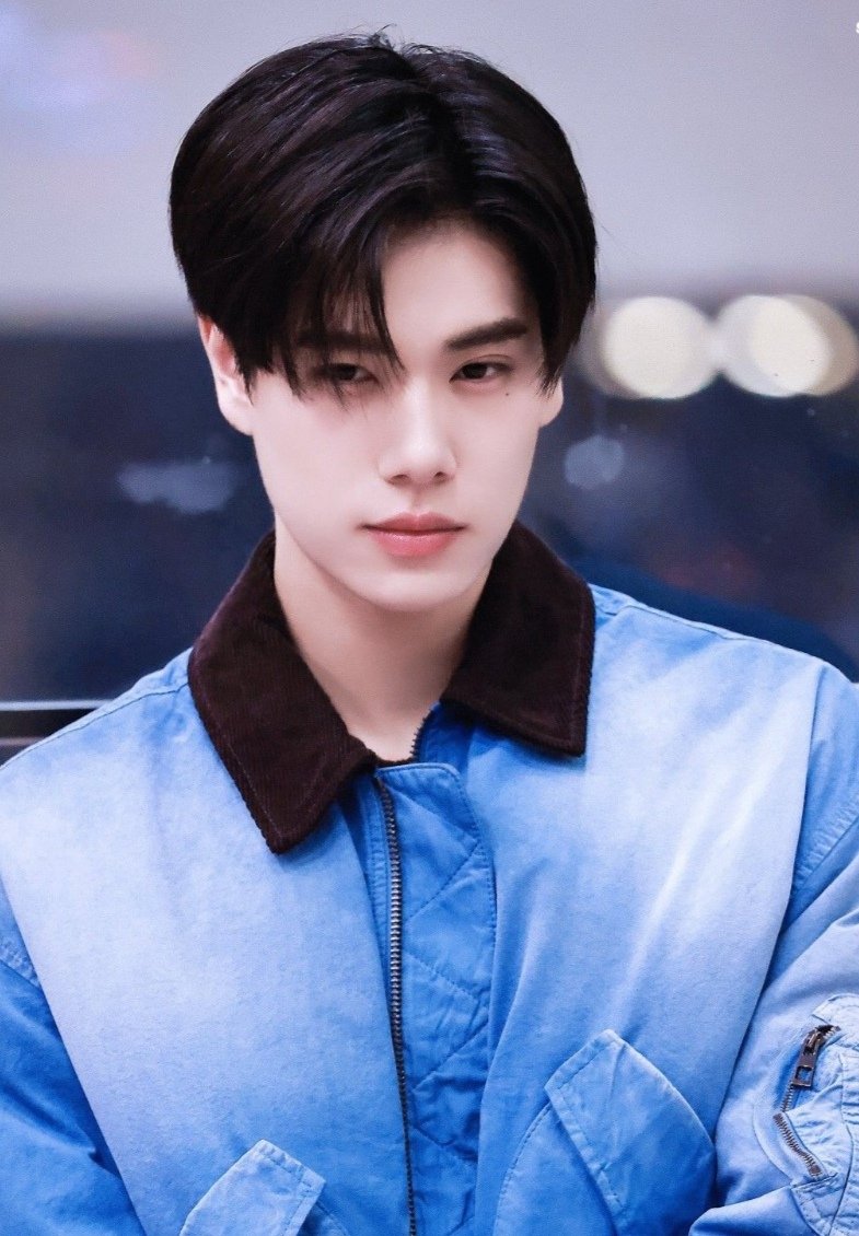 Mosomrapuchom's tweet photo. #Pondphuwin abo Au

     🐺The Broken Bond

Alpha Pond memutus Bond dg matenya Phuwin krn ia menuduh Phuwin sbg pengkhianat dlm Pack tanpa ia tahu Phuwin tengah mengandung anaknya

"Kau tak akan bisa memperbaiki Bond yg telah kau patahkan. Pergilah dg arogansimu itu,Lertratkosum" https://t.co/qRbKvsYChe