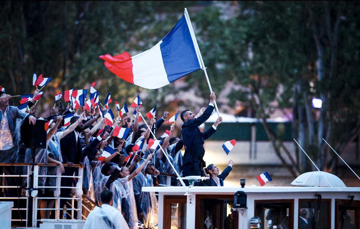 Un réveil empli de fierté ce matin ! 🤩
Une fierté due à la véritable prouesse technologique relevée par nos équipes <a href="/orange/">Orange</a> : retranscrire le lancement de cet événement historique à travers le monde entier ! 
La magie a opéré, c’était un pur moment d’émotion collective ! 💫 🧡