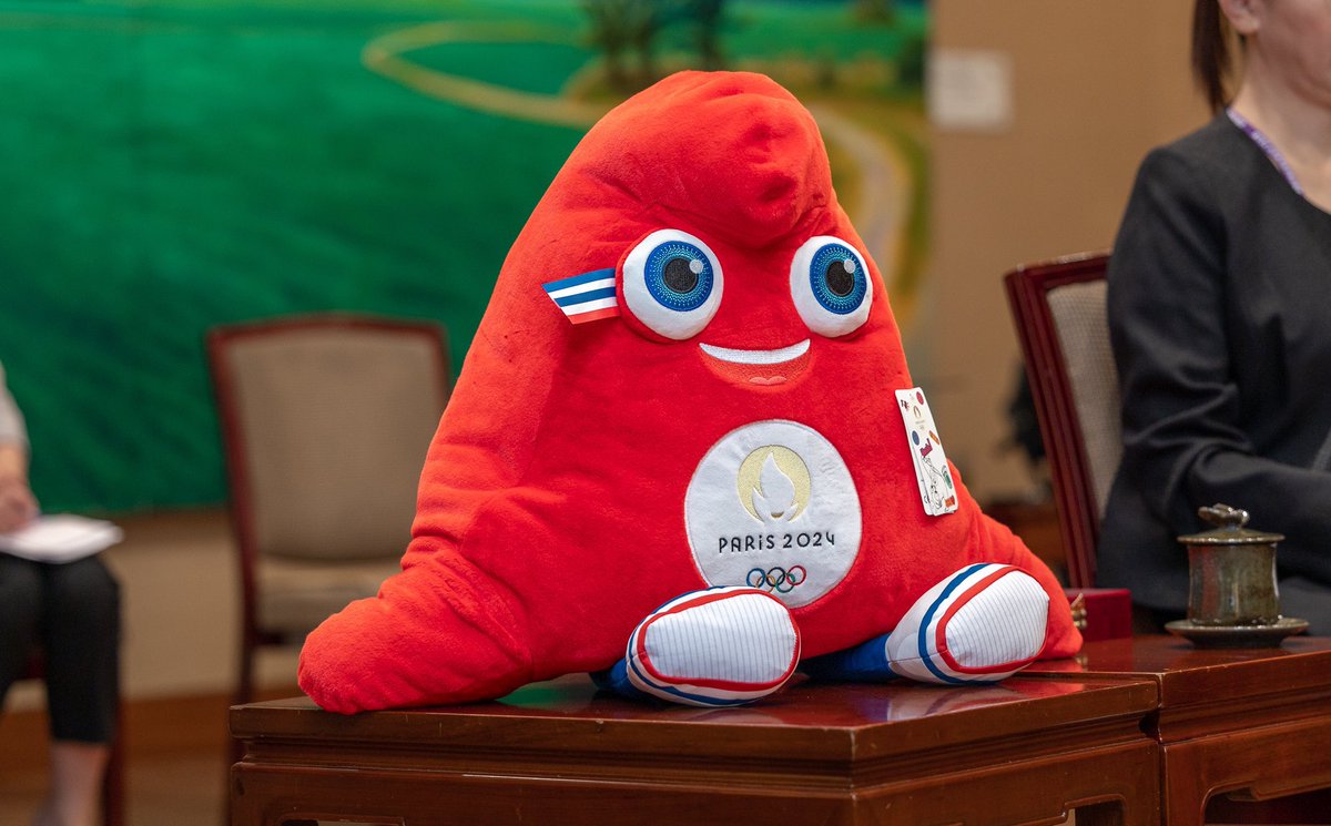 Es fabuloso que la mascota de las olimpiadas sea un coágulo menstrual