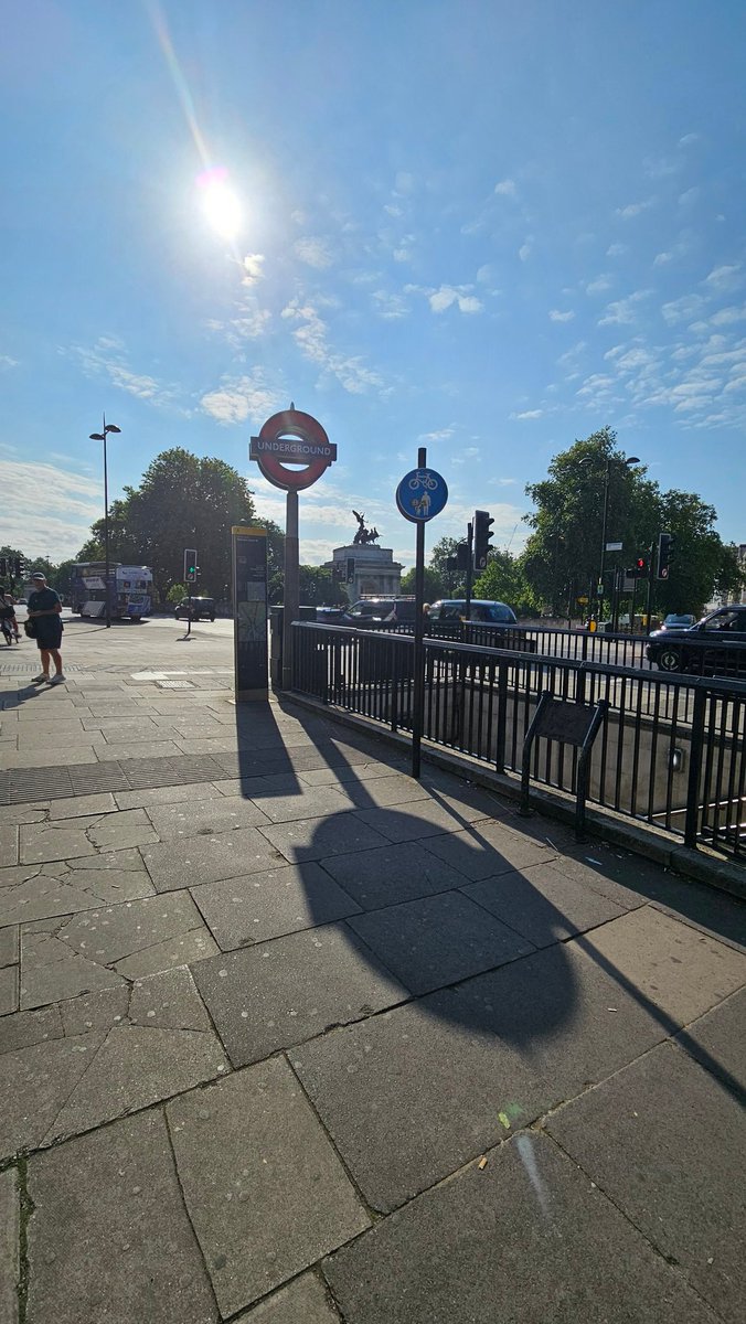 Alehiaseth's tweet photo. Gm! Gmap! Green and lovely mapping morning everyone, here we are #PowerMapping London city 🇬🇧🎉💚🍀, beautiful day here, sun is shining and we are full of energy, we went to sleep with the professor news and woke up very very hype 😎 #ZINU #ZMSS #MainnetZ #NETZ #OVR #map2earn https://t.co/tWJmZ2YcoK