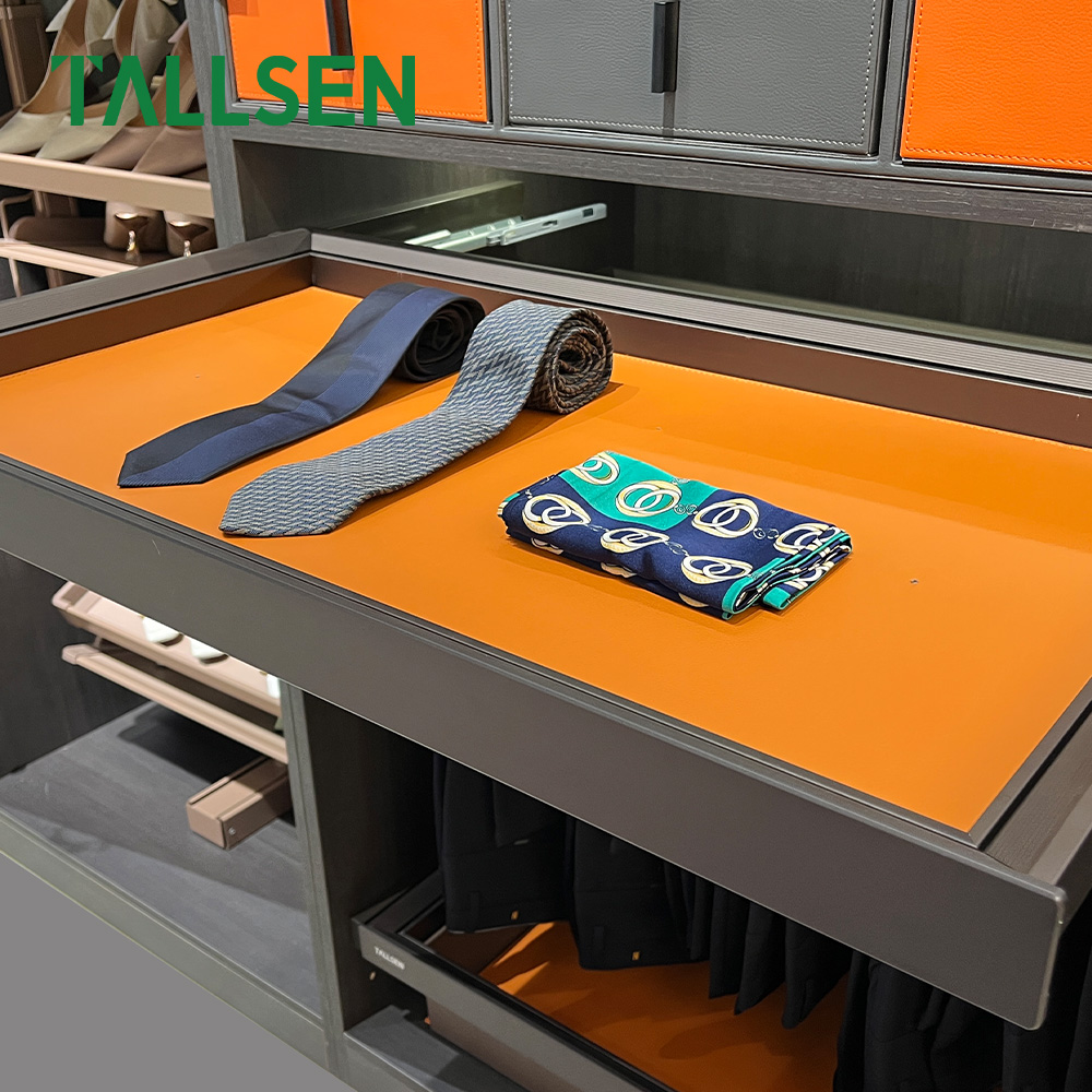 TallsenH's tweet photo. The wardrobe storage tray, designed specifically for high-end items, features elegant design and premium materials, allowing your valuables to reflect their prestige in every detail. #tallsen #silentia #softclosedoors #softclosing #hinge #concealedhinges #cabinetshop https://t.co/eaF8RWMnLI