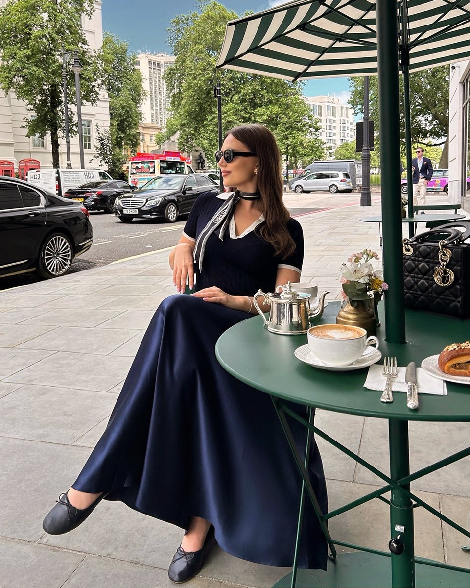 LilySilk's tweet photo. Saturday morning elegance amidst the charm of London. Embrace the timeless allure of our V Neck Ribbed Silk Knit Top paired with Selene Umbrella Maxi Skirt. @mysecretavenue
#lilysilk #Livespectacularly #LILYSILKSS24 #StateofWonder https://t.co/CFxwx3WaVj