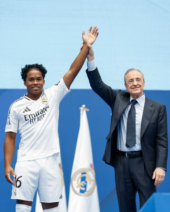 Cr7stianismo_'s tweet photo. 🚨HILO:

Los mejores momentos de la presentación de Endrick con el Real Madrid. https://t.co/HVjoSUSDCJ