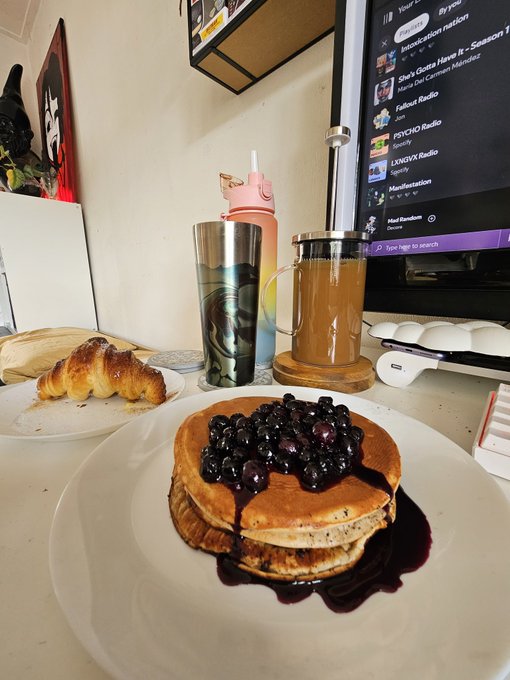 Sleeping in on saturday, making an extravagant breakfast and having a slow day, is how I choose to serve