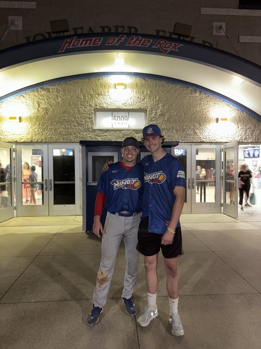 SCTCC Baseball (@sctccbaseball) on Twitter photo Former and current Cyclones back in St. Cloud last night for some <a href="/NWLbaseball/">Northwoods League Baseball</a> action! Great way to spend a Friday night! <a href="/holthaus_samuel/">Samuel Holthaus</a> | <a href="/dosan_griffin/">Griffin Dosan</a>
#RollClones 🌪️ Former and current Cyclones back in St. Cloud last night for some <a href="/NWLbaseball/">Northwoods League Baseball</a> action! Great way to spend a Friday night! <a href="/holthaus_samuel/">Samuel Holthaus</a> | <a href="/dosan_griffin/">Griffin Dosan</a>
#RollClones 🌪️