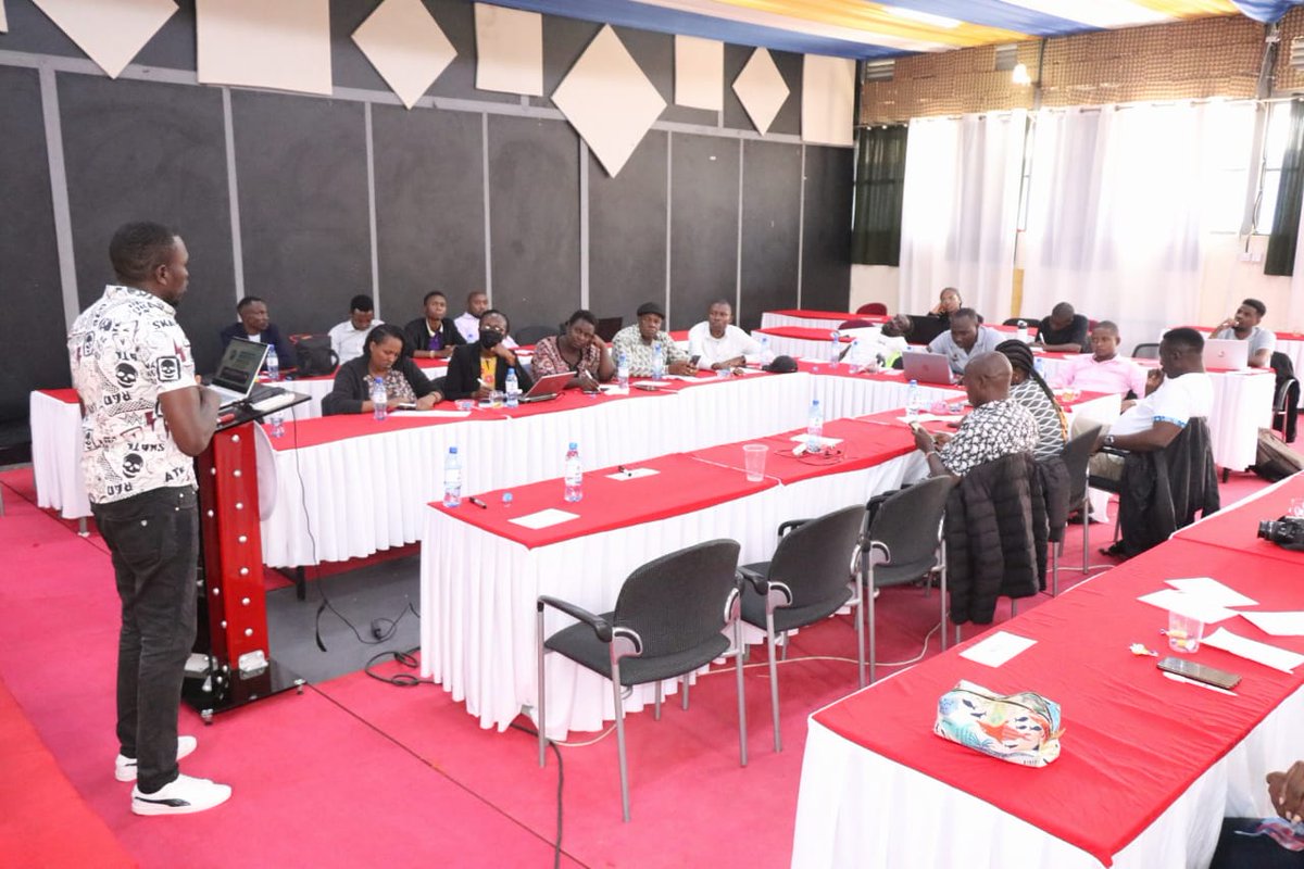 AMWIK's tweet photo. Nakuru-based journalists are set to enhance their health reporting skills following a two-day training organized by the USAID #USAWA Program through the Association of Media Women in Kenya (@AMWIK). The journalists expressed enthusiasm for the initiative, which aims to bolster their capacity to deliver accurate and timely stories on health governance and management in #Nakuru County.

Participants emphasized the need for ongoing support, including training, capacity building, and financial incentives to sustain their investigative work. 
@USAIDKenya @QueenterMbori  @GlobalcompactKE @irck_info @TIKenya  @Lorsemp