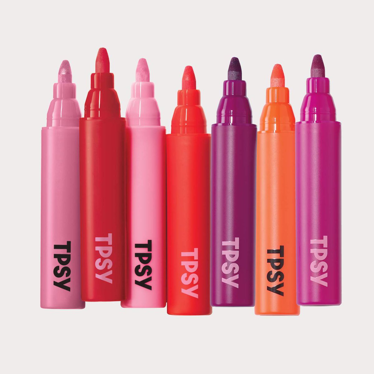 AvonInsider's tweet image. A lip stain that will last ALL DAY! 💋 Benefits? ⬇️ bit.ly/3sUWpKF

✨Hydrating formula stays on all day
✨Unique marker design provides easy application and a vibrant, juicy look
✨Kiss-proof 
✨Matte finish
✨Vegan

#lipstain #lipstick #lipmarker #avoninsider