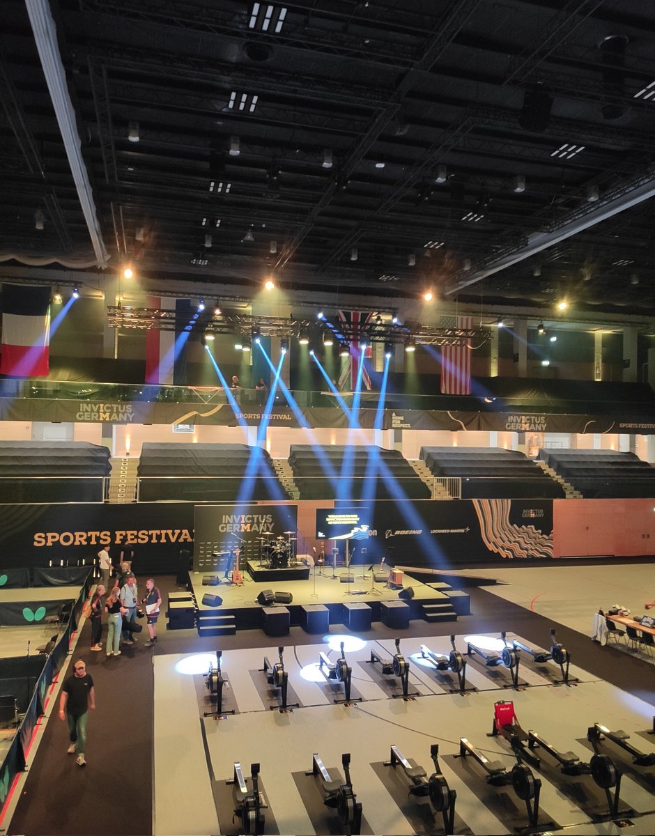blaugelbeskreuz's tweet photo. Die Invictus Games sind offiziell eröffnet!
Go, Team Ukraine 💪 🇺🇦🇺🇦🇺🇦
#StandWithUkraine
#InvictusGamesGermany2024
#UkraineMustWin
#PayRespect https://t.co/4gSTl7g3lG
