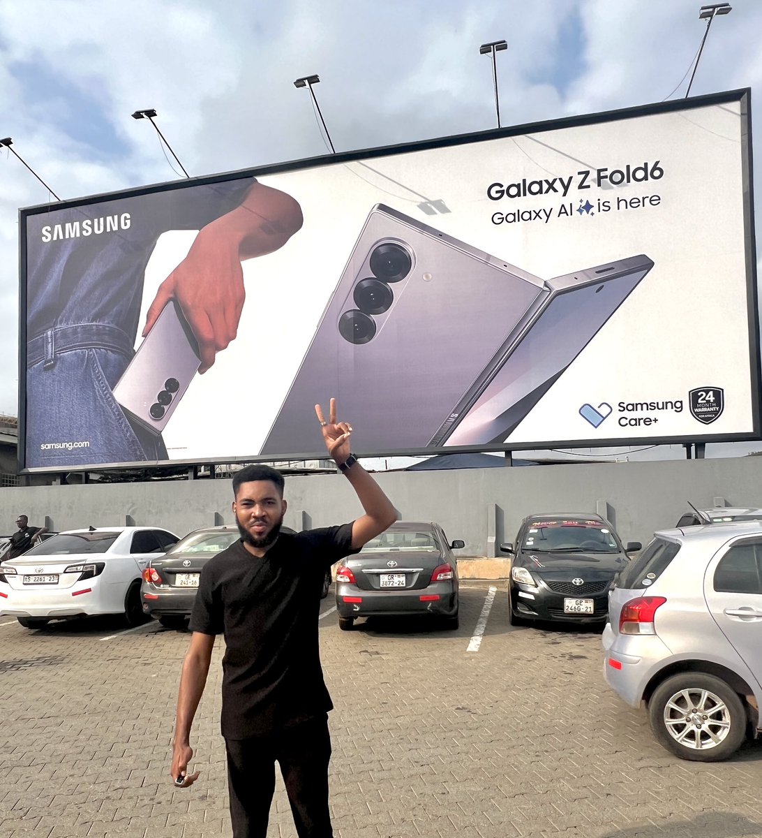 Jay___Sterling's tweet photo. Hey guys, help me win this voucher from Samsung. It will go a long way enrich my craft as creator.

Kindly repost when it shows up on your TL. 🥹🤲❤️

 📍: Accra Mall 
#GalaxyAIisHere https://t.co/faC0nL1hTF