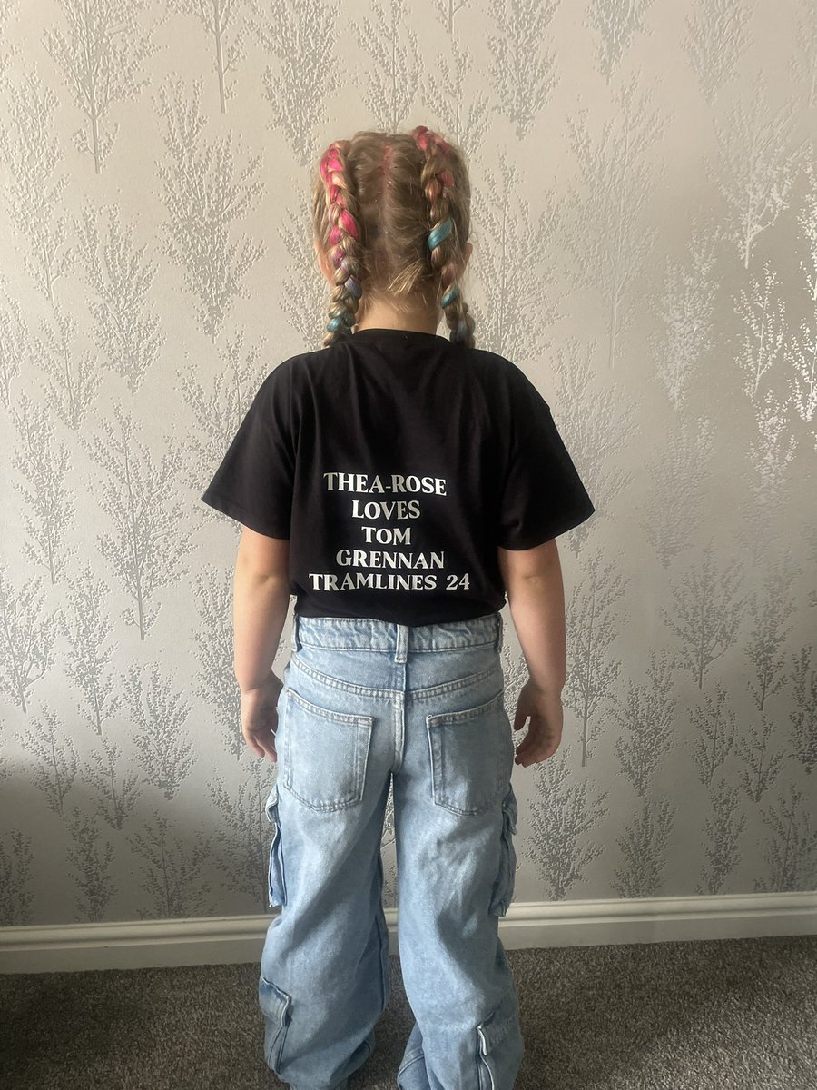 smithses's tweet image. Day 2 and she's super excited to see @Tom_Grennan @tramlines