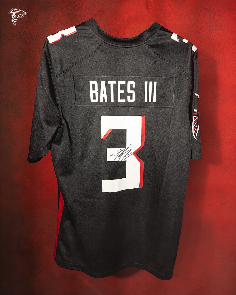 AtlantaFalcons's tweet image. JB3 Giveaway 🚨

RT for a chance to win this signed @jlbiii3 jersey!