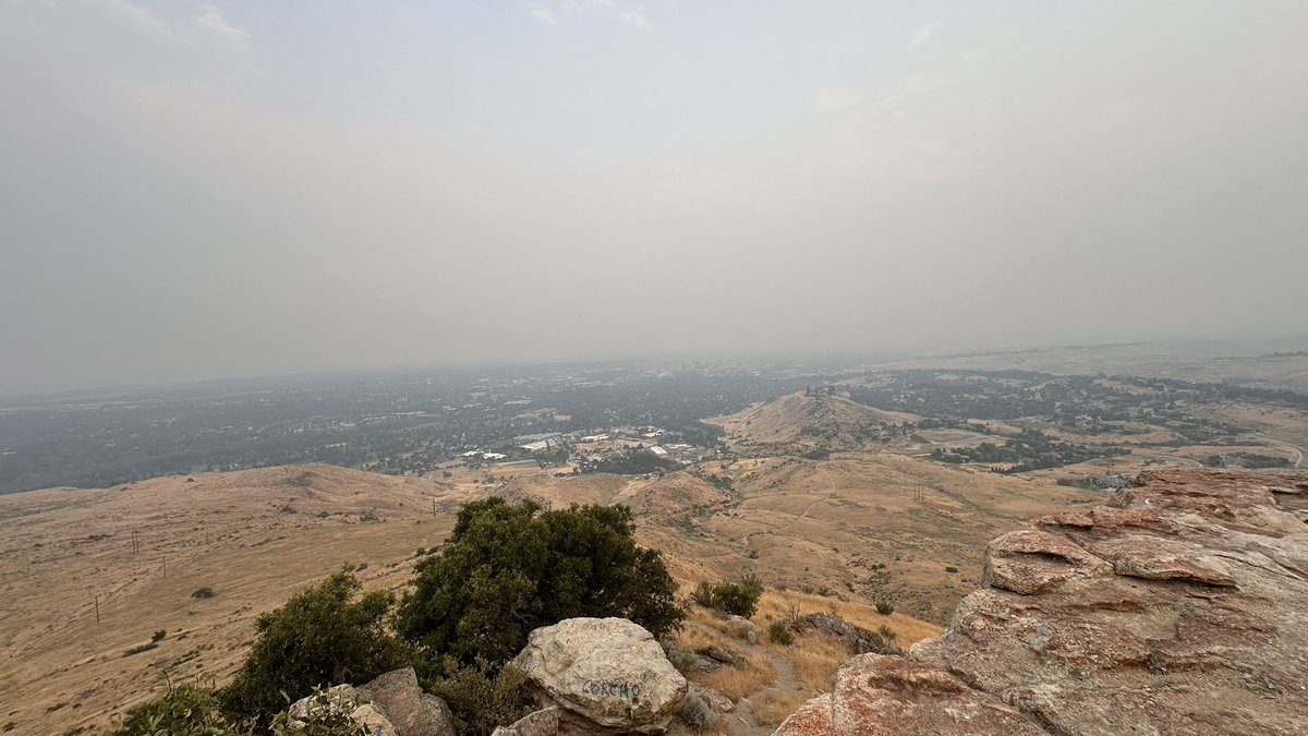 TaniaGailAdv's tweet image. Smoky morning in Boise as seen from Table Rock r/n. #boise @CBS2Boise @KTVB #tablerock #wxtwitter #wx