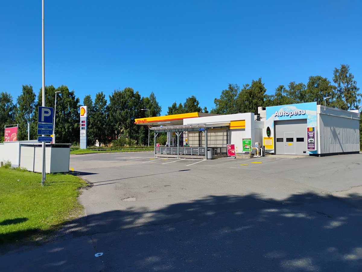 Joht_Kotiniemi's tweet photo. Iltapäivää ajomiehet @jarvansalo , @KosonenTimo , @theFieni & @Ihanaparta. Otetaan pois vielä kun voidaan. Eli missäs sitä ollaan oltu?
Paska kaupunni, mutta ehkä Mustajärvi viihtyy.
#Shell #ShellienMies #TunnistaShell https://t.co/VgCgJcKX2Q