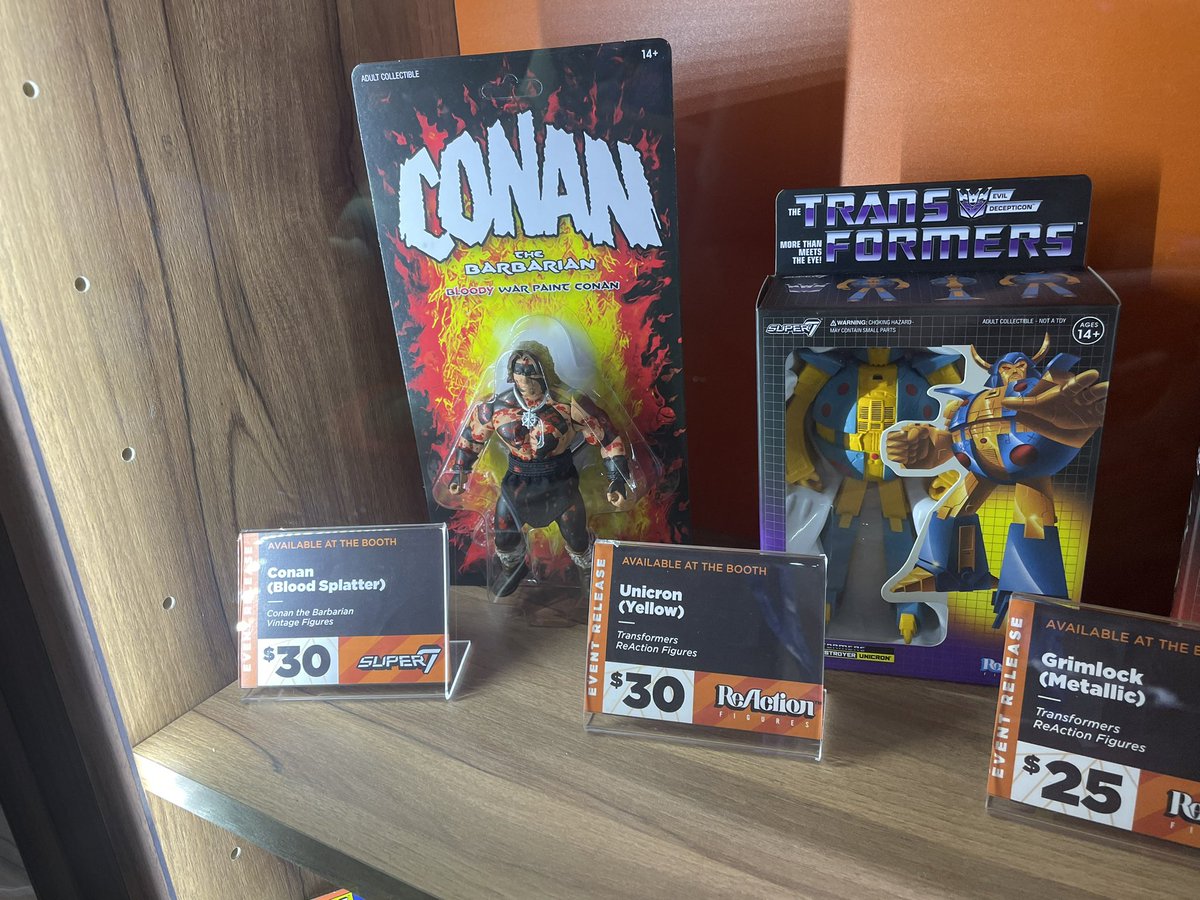 TheArnoldFans's tweet photo. Crom! We’re here at San Diego Comic Con experiencing “the power of one, the power of two, the power of many“ great upcoming @Schwarzenegger collectibles! https://t.co/R5LU9dMOz7