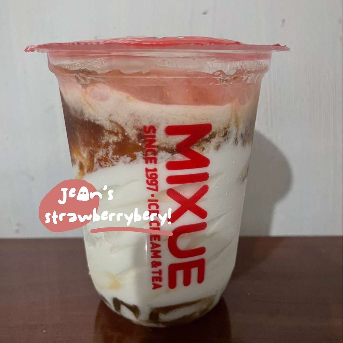 𝙄𝙘𝙚 𝙘𝙧𝙚𝙖𝙢 𝙙𝙖𝙩𝙚——dalam rangka merayakan anak kecil yang baru selesai uas, akhirnya helaing pakek yang dingin dan manis manis biar balik happy lagi, wah, terimakasih ya sayang, you know, kakak always proud of you