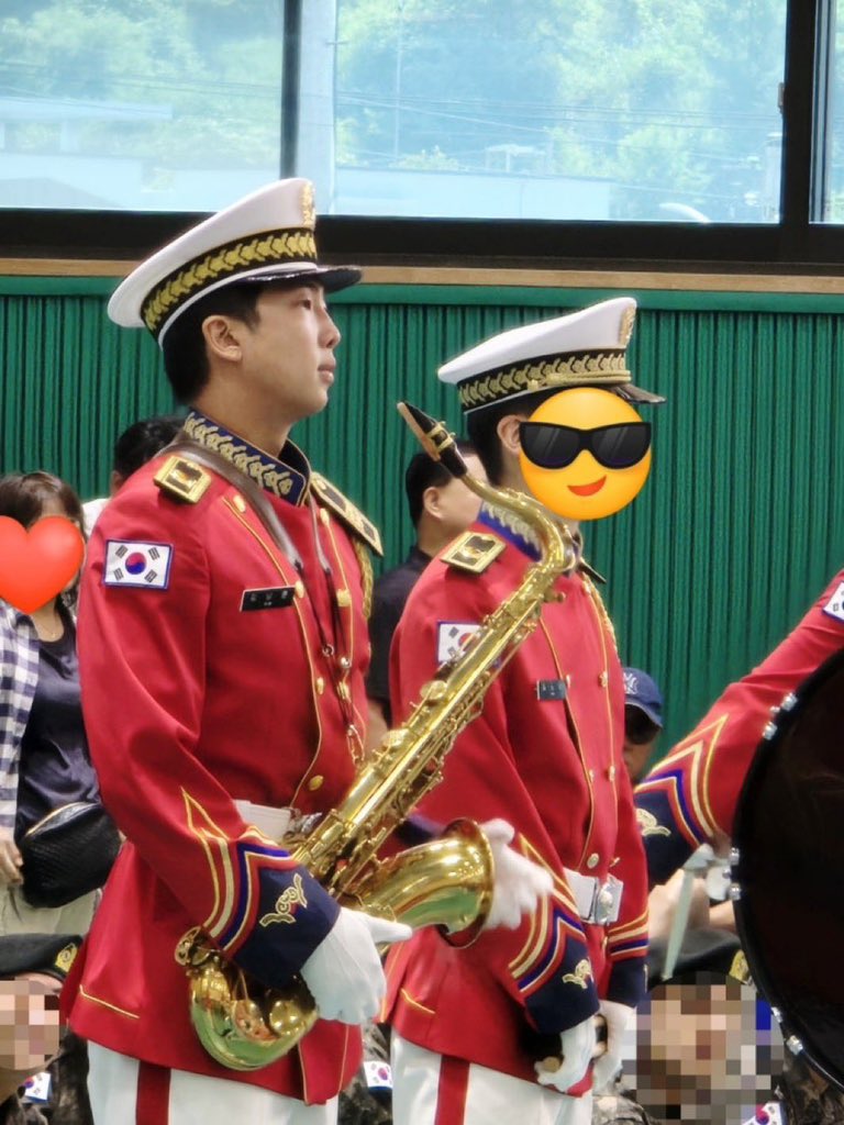 𝐹𝑢𝑟𝑞𝑎𝑛 tweet media