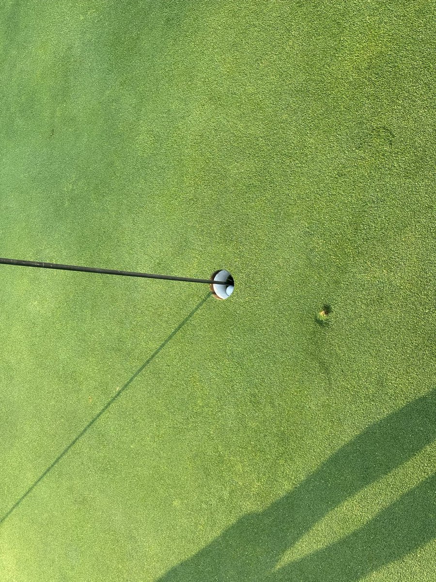 RaphaelEivots's tweet image. Witnessed a hole in one in #6 this morning by @STOV3TOP his 2nd one on this hole