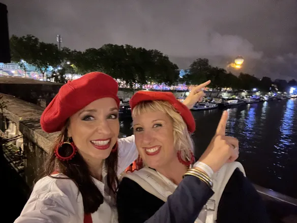 "On a joué La vie en rose pour Tom Cruise c'était fou !" : Les Auvergnates Céline Arnaud et Laure Desbre partagent leur cérémonie des JO 

➡️lamontagne.fr/clermont-ferra…