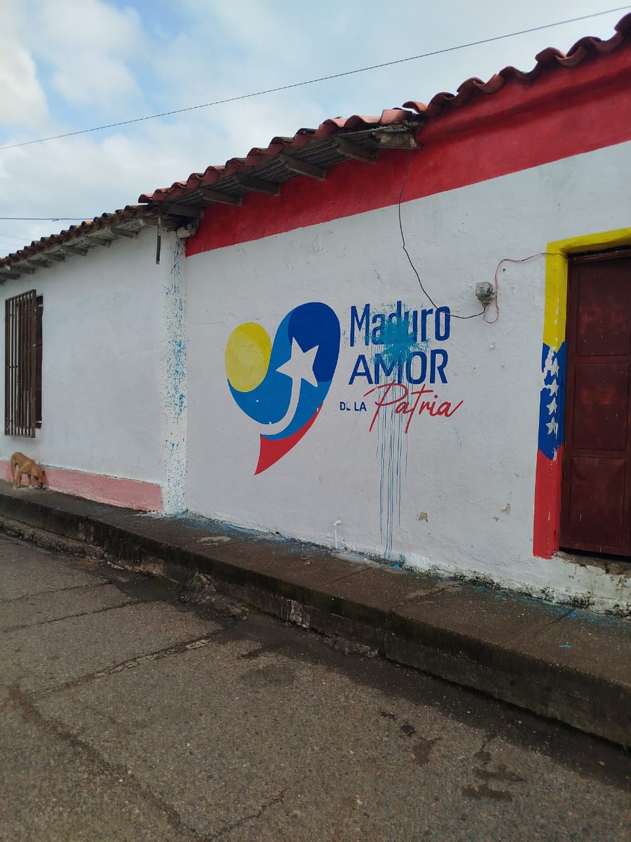 Así actúa la oposición reaccionaria,  denunciamos este acto bandalico. No van a volver jamás. 

#VenezuelaPazYArmonía #TriunfaLaEsperanza #Paris2024 #27Jul Francia "Falta 1" Panamá