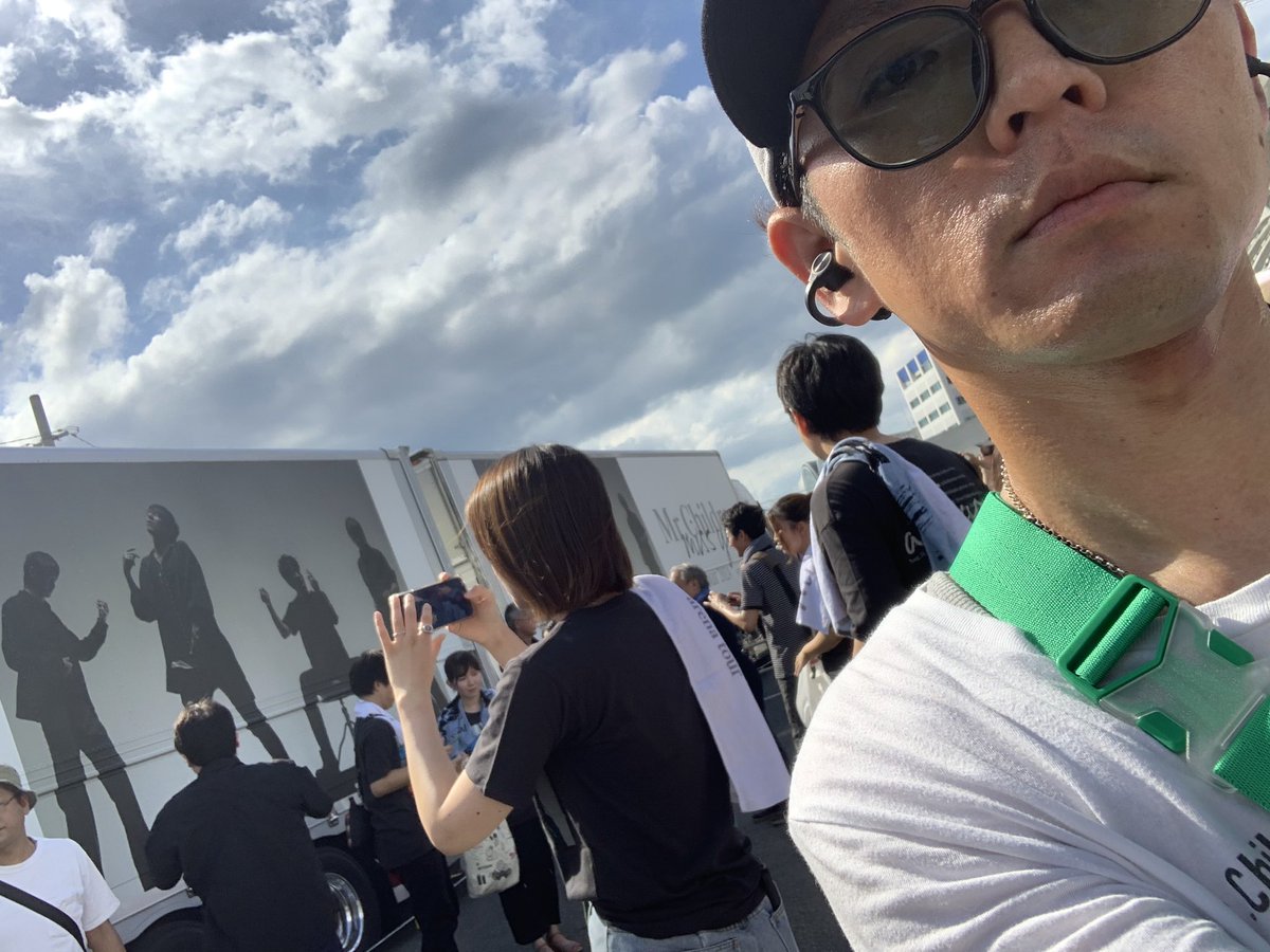 magurosaurus's tweet photo. ファンもミスターチルドレンも気温も…全部熱すぎ！！もう最高！
#missyou
#ミスターチルドレン
#マリンメッセ福岡 https://t.co/Kwe4uyboC0