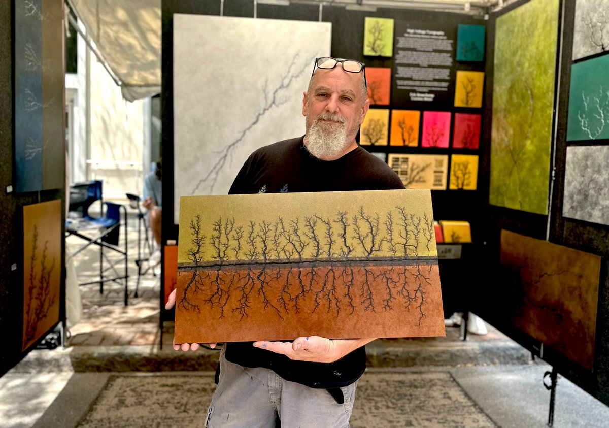 ThisisCNY's tweet photo. The #Syracuse Arts &amp; Crafts Festival continues all weekend, attracting more than 50,000 attendees over three days. 🖼️ 

Reporter @NadaMerghani interviewed six artists worth checking out at the festival: https://t.co/jMNdFc5wmQ https://t.co/VQZMxAehzh