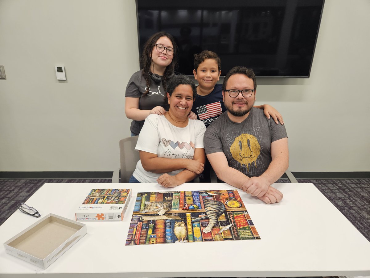 fulcolibrary's tweet photo. Teams were given the same 300-piece puzzle and raced to complete it! Congrats to the speedy winners at Northeast Spruill Oaks Library! 

#fulcolibrary #puzzlerace #puzzle #northeast #SRP24 https://t.co/x1xxwIwJSE