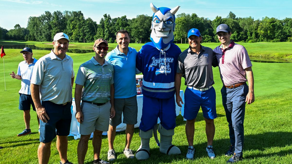 Alumni recently played golf at a charity golf scramble in Shelby Township—and Blue tagged along! ⛳ #WeAreLTU #LTUAlumni