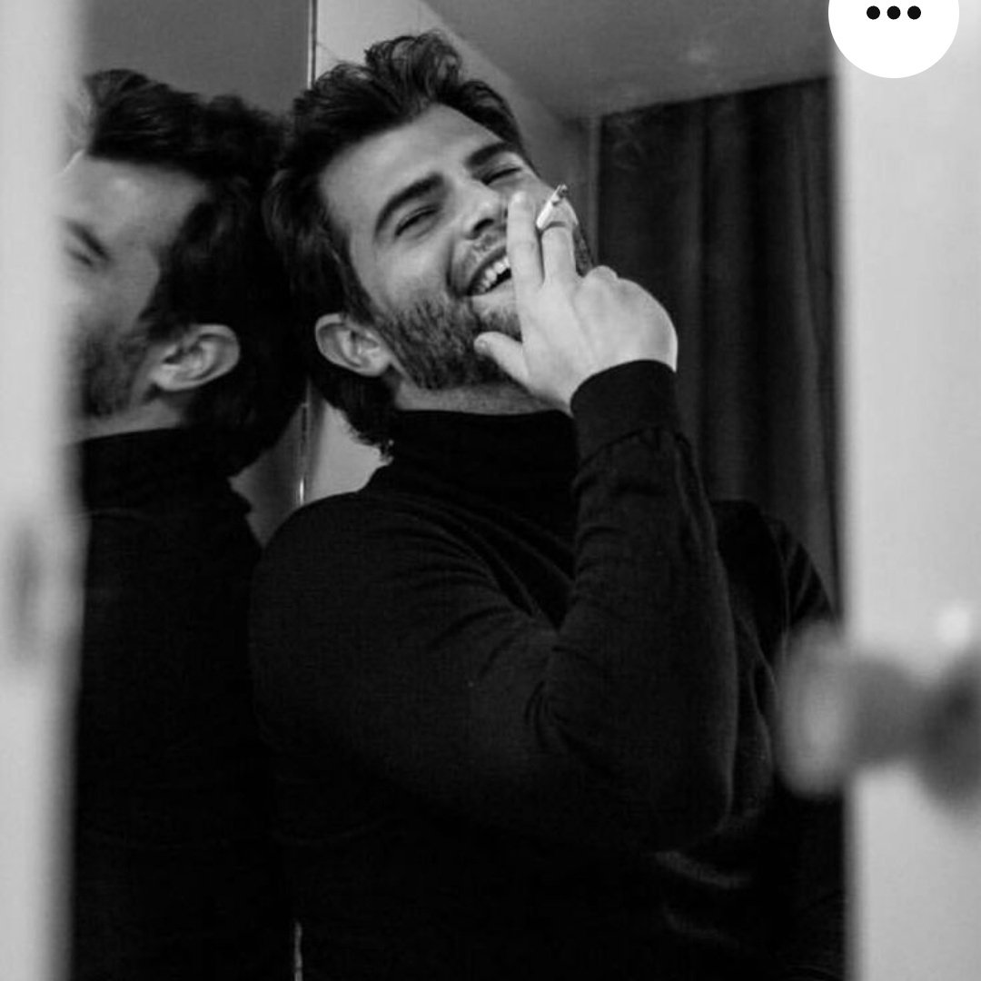 इश्क किया है तो तबाही से मत डर और
अगर तबाह हो चुके हो तो चार - पांच और  इश्क कर..😄✅💯