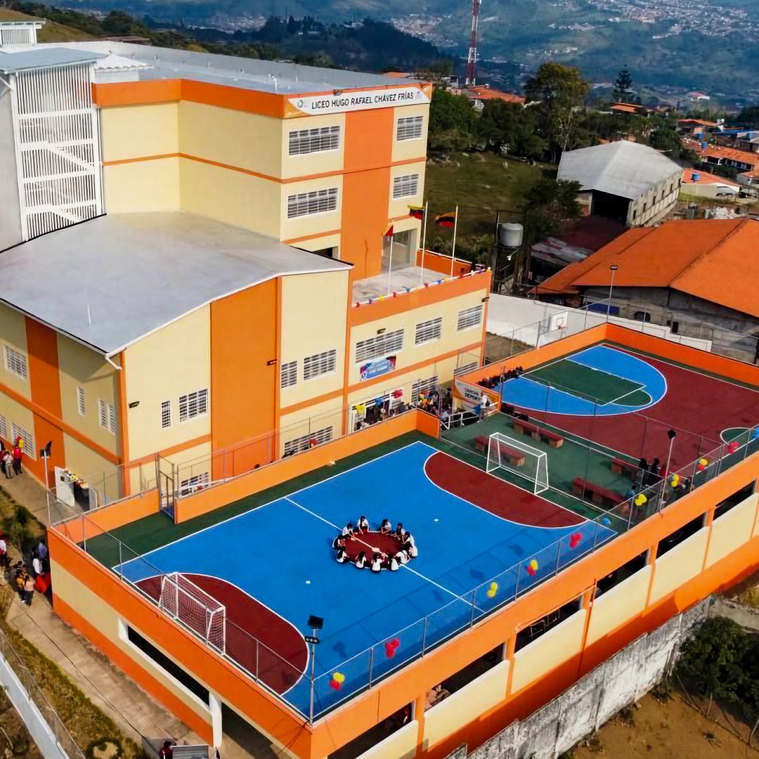 MPPEDUCACION (@mppeducacion) on Twitter photo ¡Porque nuestros/as niños/as lo merecen!
Las Bricomiles han logrado que cada escuela embellecida sea un espacio para la alegría y el aprendizaje. Nuestro compromiso crece y avanza con determinación en cada rincón del territorio.
#TriunfaLaEsperanza
<a href="/NicolasMaduro/">Nicolás Maduro</a> ¡Porque nuestros/as niños/as lo merecen!
Las Bricomiles han logrado que cada escuela embellecida sea un espacio para la alegría y el aprendizaje. Nuestro compromiso crece y avanza con determinación en cada rincón del territorio.
#TriunfaLaEsperanza
<a href="/NicolasMaduro/">Nicolás Maduro</a>