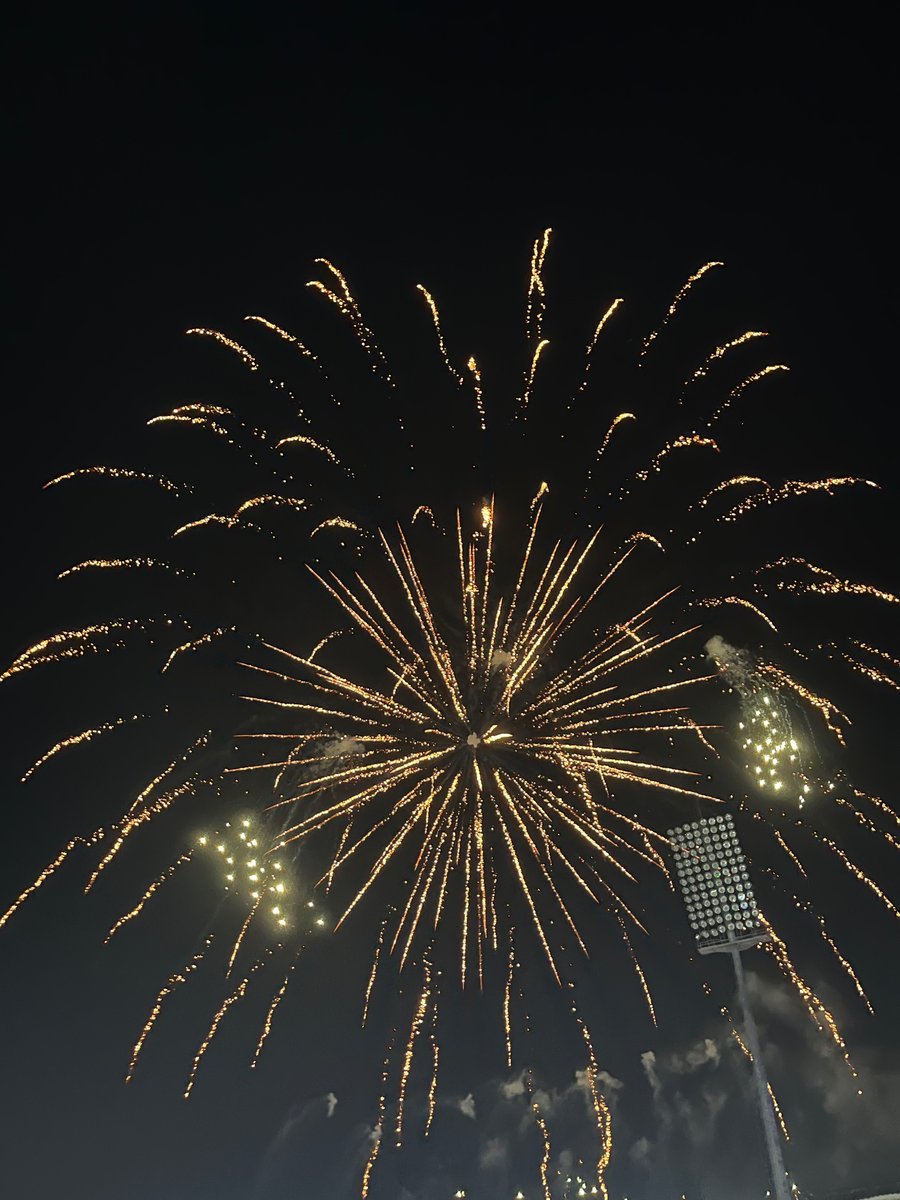 날씨가 시원해서 이제까지중에 성공했어요 ㅎ 술먹다가 디엠온거 못봐서 다들 죄송해여 ㅠ