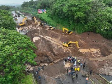 RELOJ DE CUENTA DIARIA:  ¿cuantos dias llevamos SIN QUE EL GOBIERNO corrupto del FRAUDE,  RESUELVA EL DERRUMBE Y SOCAVAMIENTO DEL KM 44 carretera Palin-Escuintla? , hoy son CUARENTA Y TRES,    43     DIAS,  SIN RESOLVER hasta hoy que es Julio 27 del 2024 👇👇👇 DESASTRE NACIONAL