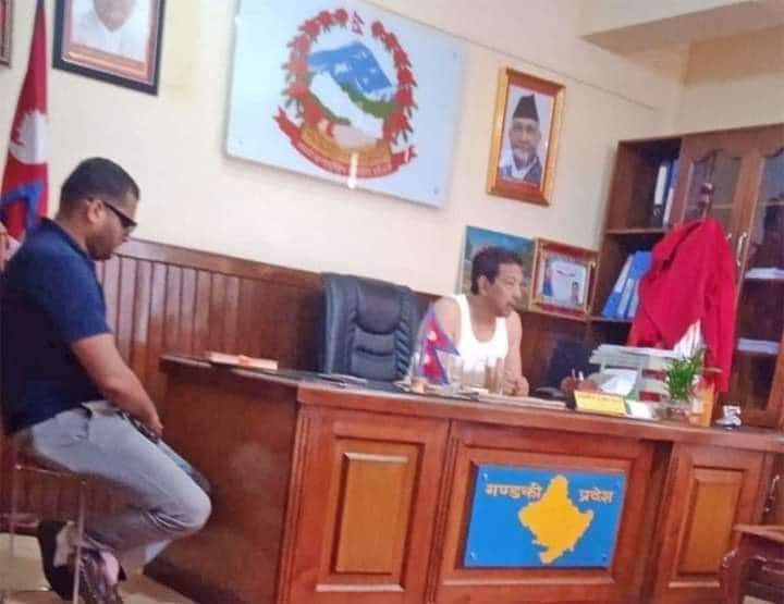 SantaLamichhane's tweet photo. म नाङ्गे दाई 😂 https://t.co/FptanJVdVJ