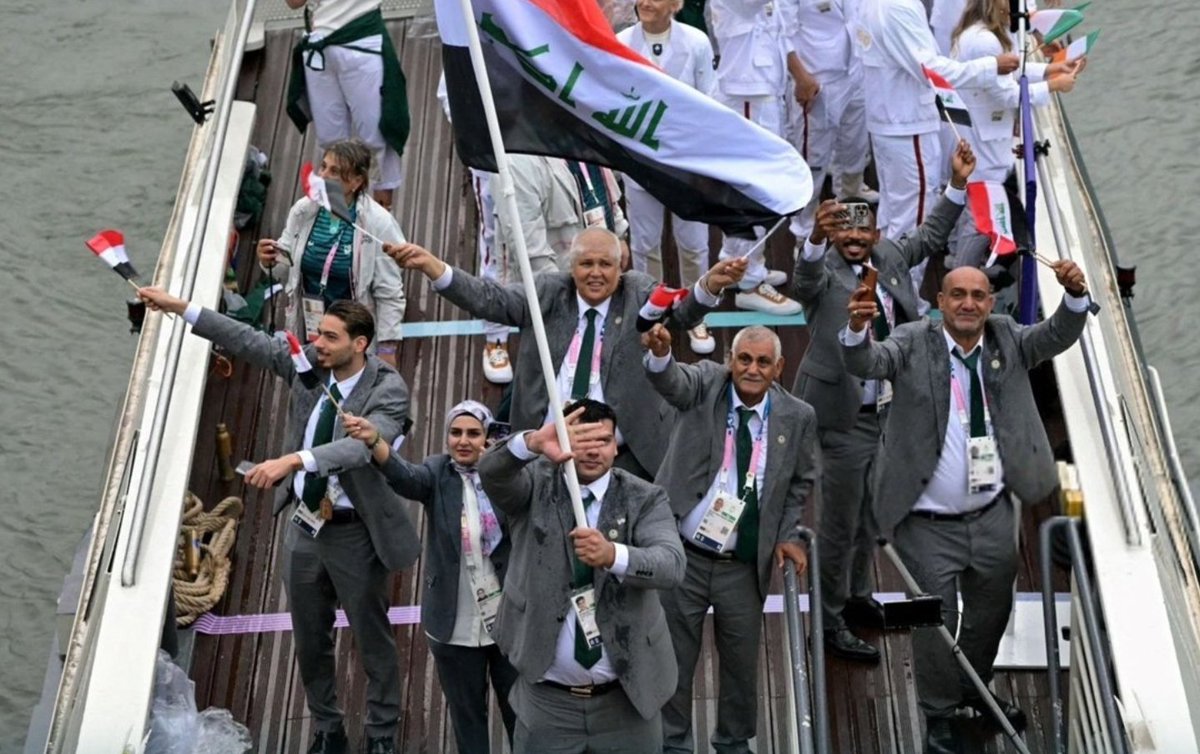 MuaamelM's tweet photo. انتو شنو متستحون!  
ذول شنو دازيهم لمة مال متقاعدين 
دشوفو ترتيب واناقة بعثات الدول الباقية 
شنو ماعدنا شباب ماعدنا ذوق باللبس؟ @moys_iraq https://t.co/iSFb1bsxvr