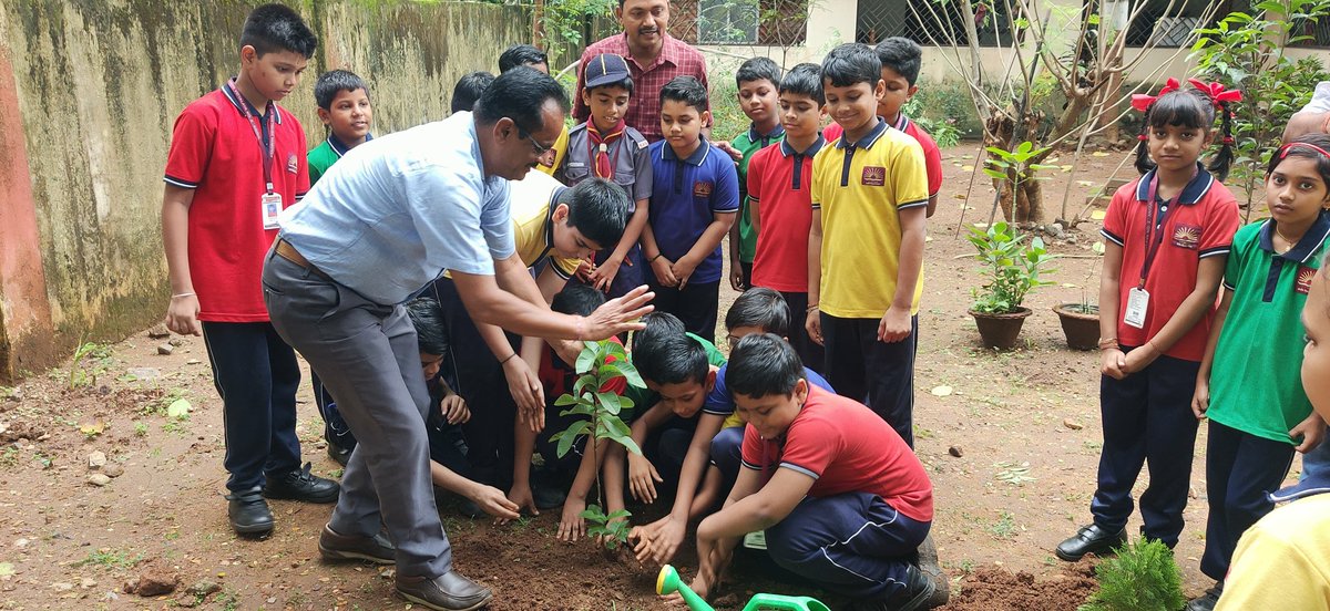 2_angul's tweet photo. July 27, 2024 :Eco Clubs for Mission LiFE/School
Nutrition Day- Eco Clubs in schools should be engaged organizing Plantation. #Plant4Mother strengthen the bond between students and their mothers and Mother Earth.
#kv2angul #kvshq #kendriyavidyalaya #ShikshaSaptah https://t.co/PanWGc24Mh