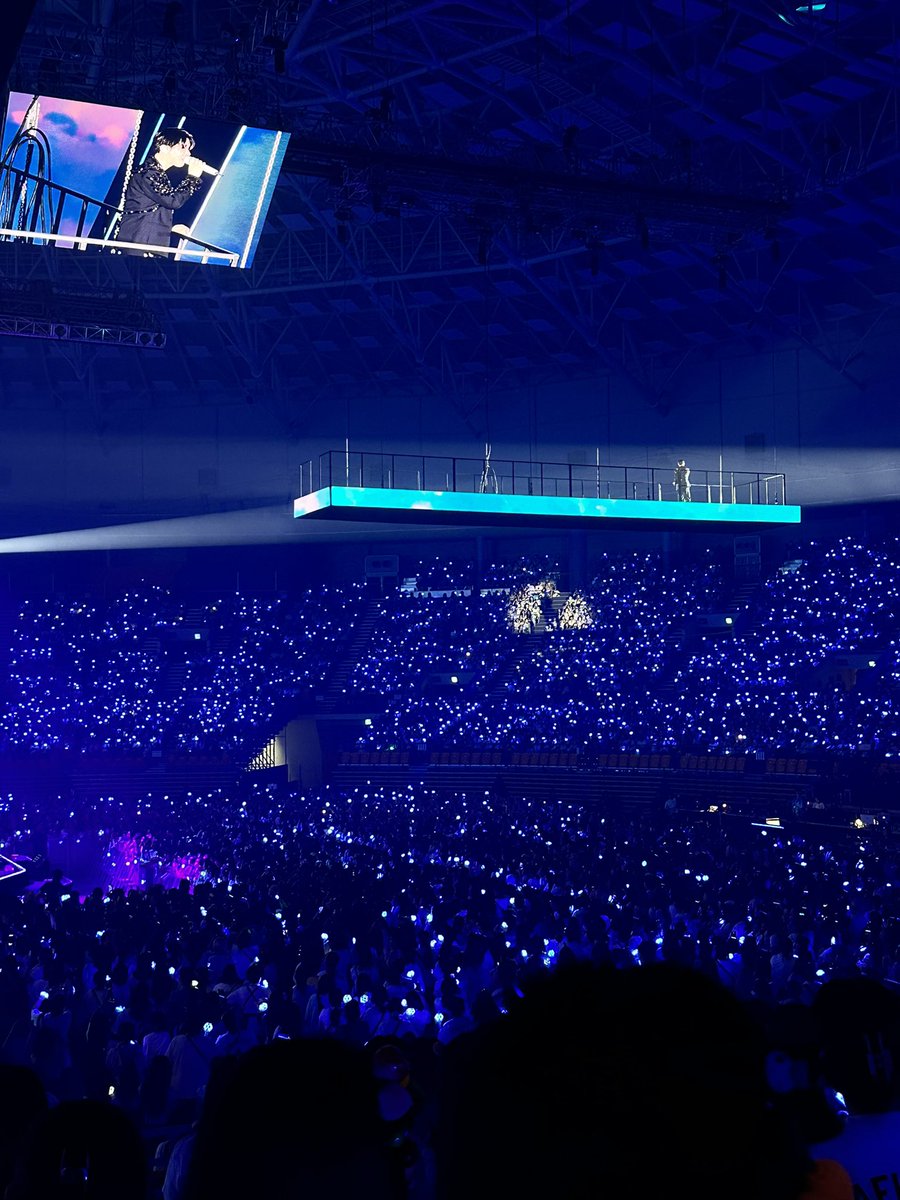 BBHLOOK__'s tweet image. Baekhyun… you are Born to be a STAR