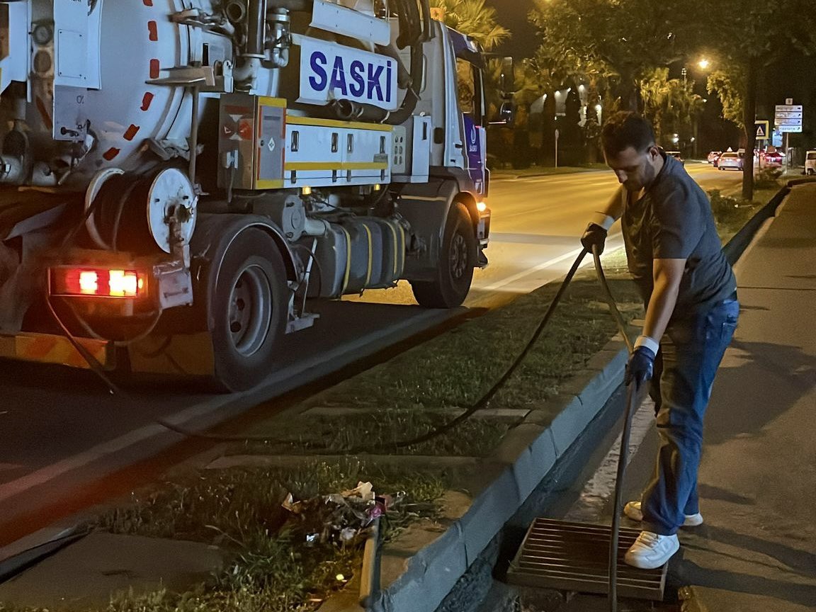 İşini severek yapanlar hep sahadalar❤️

⚠️Önce tedbir, önce hazırlık diyerek;

📌SASKİ ekiplerimiz olası yağışlara karşı önlemlerini alarak çalışmalarını sürdürüyor.

Biz, bu şehrin her bir köşesine sevdalıyız.
Şehrimiz için emek veren tüm mesai arkadaşlarımıza teşekkür ederiz.🤗