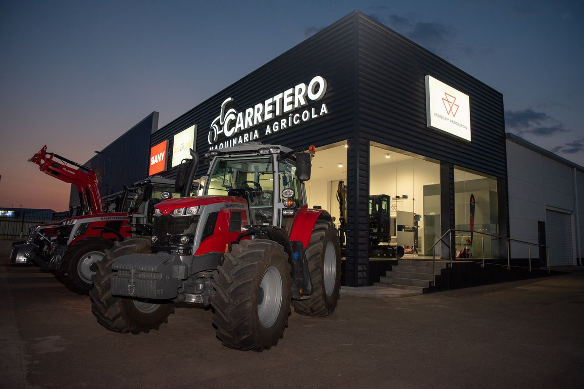 CD_Valdepenas's tweet image. 🤝 𝐒𝐏𝐎𝐍𝐒𝐎𝐑 | Presentación de Carretero Maquinaria Agrícola como patrocinador oficial del CD Valdepeñas

🤍 ¡Gracias por vuestro apoyo!

➕ imágenes en: facebook.com/share/p/qo5p9b…

📸 @aurecape