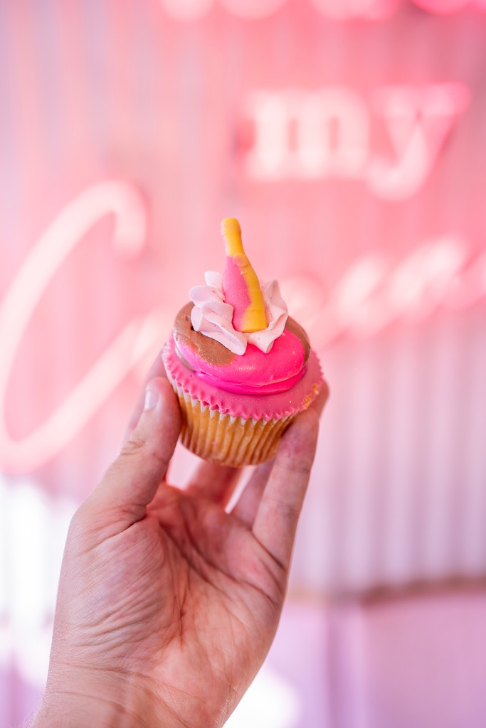 Flavourtownbake's tweet photo. First up were blasting into the weekend with our Passionfruit Strawberry Mocktail 🍸 ⁣

Available all weekend long in both stores 🍸🍸 https://t.co/LvJDggteau