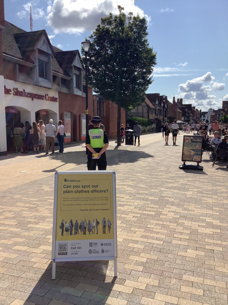 warkspolice's tweet photo. We are working with partners to pilot national policing tactic #ProjectServator in Stratford-upon-Avon
 
If you see an increased policing presence it’s nothing to worry about. Officers will be happy to chat to you about Project Servator.Find out more 👉 https://t.co/fi1WGrSDZC https://t.co/2HvlzVDM46