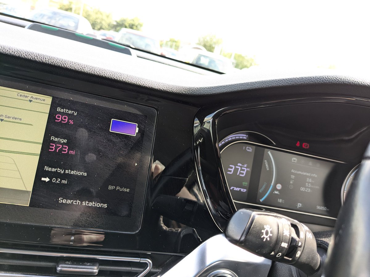 Positively fully charged and showing a 375 mile range on a 4+ year old EV that's done 96,000 miles. ⚡😎