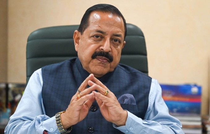 GulistanNewsTV's tweet photo. #JammuAndKashmir | There was a concern communicated by the people of Marmat area in district Doda through former MLA Sh Shakti Parihar about the plan to re-allocate the #ArmyCamp from #Goha (#Marmat) which had led to considerable apprehension in the minds of local people in the wake of recent terror activities in the region. The matter was taken up with Chief of the Army Staff, Gen Upendra Dwivedi. I must thank him and the Army authorities that in view of current operational dynamic, it has been decided to retain the Army Camp at Goha: Union Minister Dr Jitendra Singh