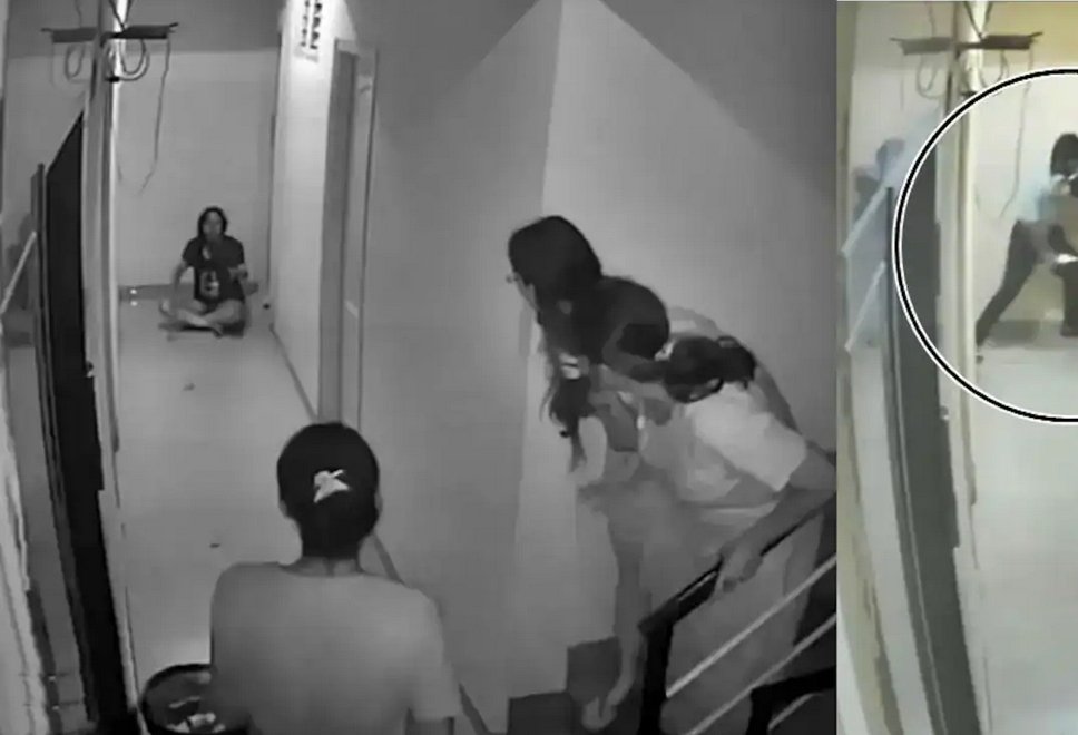 IndiaKravMaga's tweet image. Reupping this. All #women must learn #kravmaga for #selfdefence against common attacks. It might save a #life. 
#knifeattack #justiceforkriti #Bengaluru #womensafety