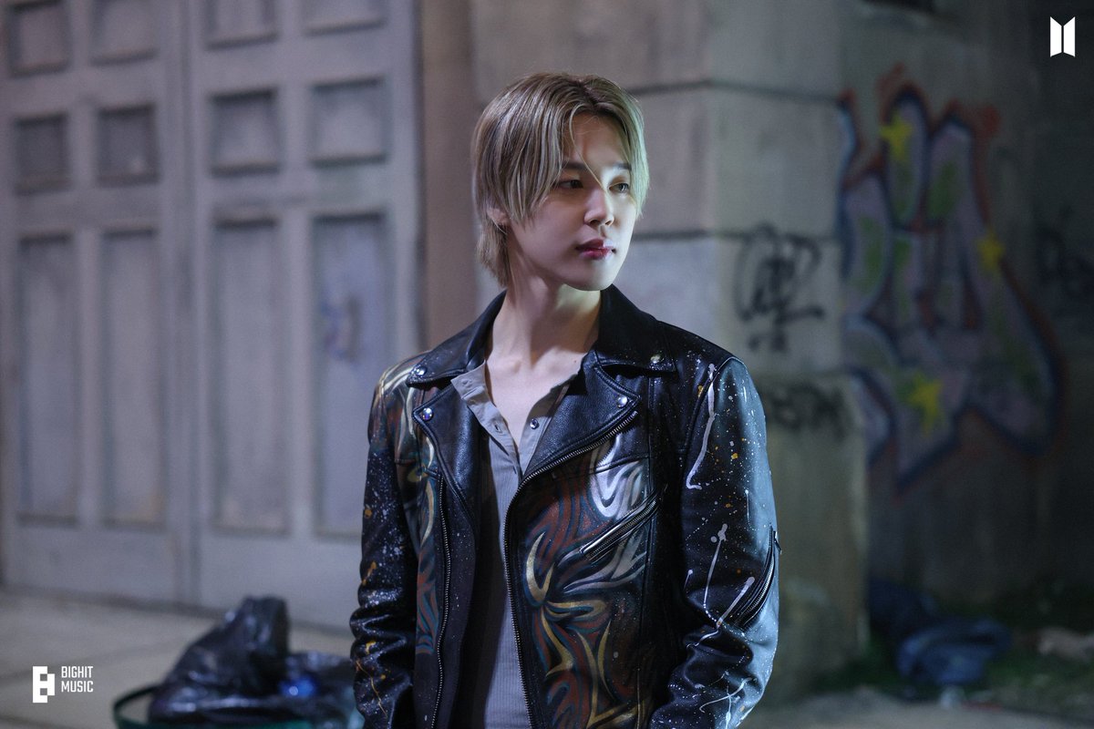BTS21_2019's tweet photo. @bts_bighit 지민 (Jimin) ‘Who’ MV Photo Sketch https://t.co/yI48LmxIDw