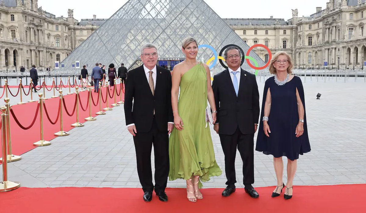 Es un privilegio acompañar a nuestra delegación de deportistas en estos Juegos Olímpicos #París2024. Les deseo mucho éxito en estas competencias y les agradezco por unirnos como país. 

¡Brillen para que el mundo reconozca su talento, disciplina y grandeza! Vamos Colombia 💛💙❤️