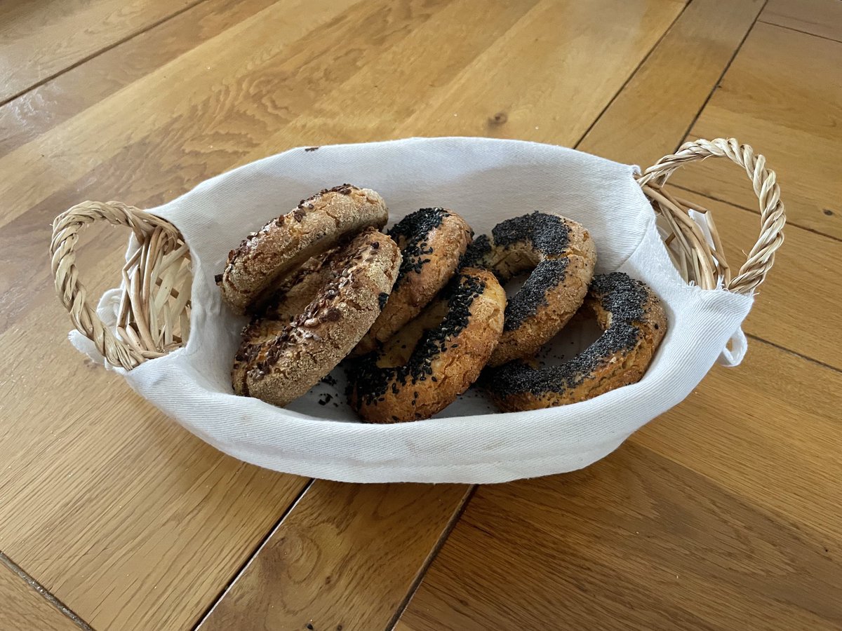 Nothing love better than experimenting in my kitchen. Almond flour bagels 🥯#Brunch