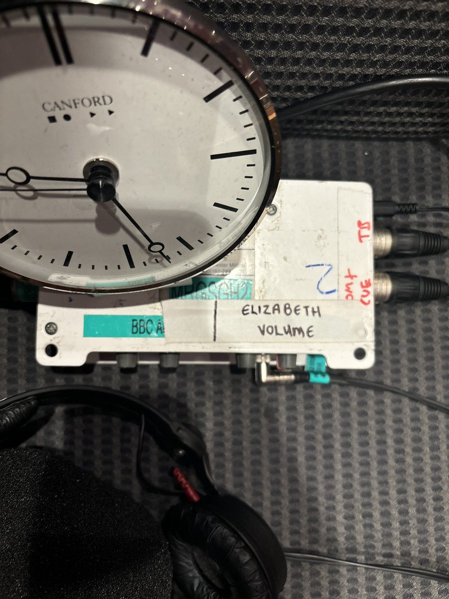 Elizabeth Alker tweet media