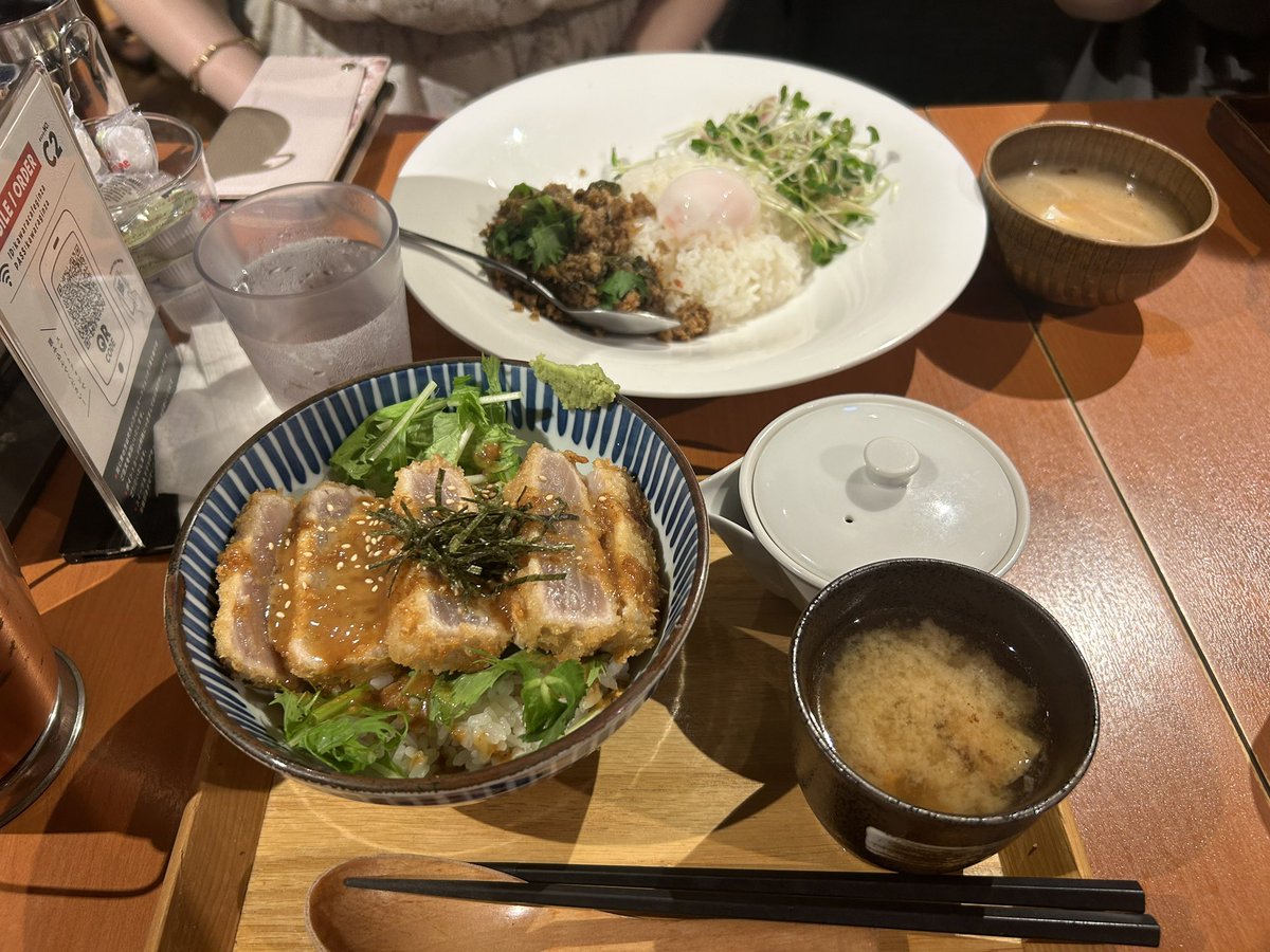 あちこちの界隈が爆死しそうな配置と演出に震えました……無限城では我が身😇鬼コーナーほぼ撮影禁止なのつらたん
ランダム色紙の現物目の前で見れて妄想が止まらんかった❣️御一緒してくれた夜さん、くちべにさんありがとうございました💖
#全集中展 