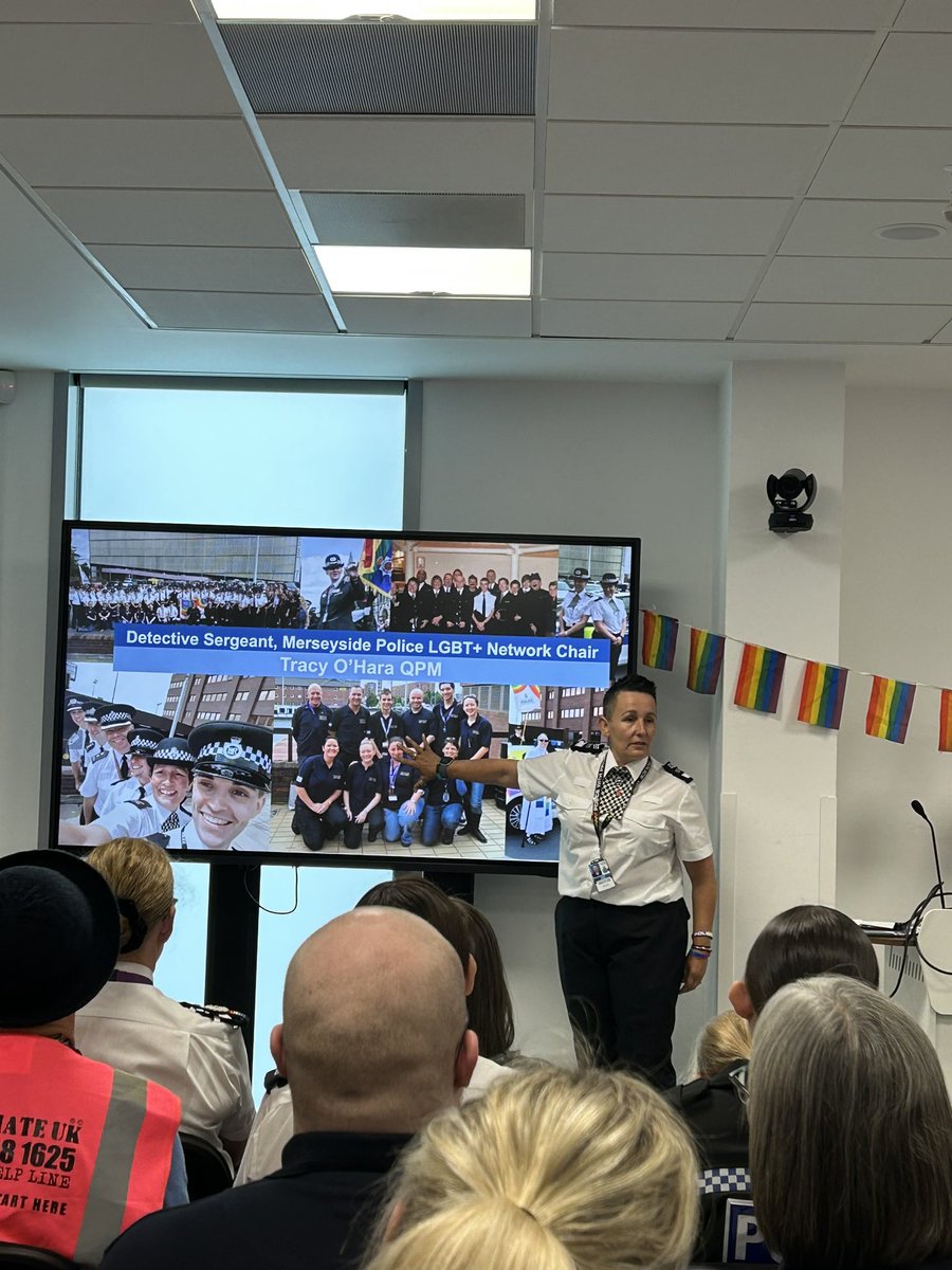 Happy #PRIDE #Liverpool 
Here <a href="/MerseyPolice/">Merseyside Police</a> #Inclusion is embedded in everything we do  <a href="/merpolchiefcon/">CC Rob Carden</a> <a href="/Almolka/">Karen jones</a> <a href="/MerPolCEU/">MerPol CEU</a> <a href="/LCRPride/">LCR Pride Foundation</a> <a href="/MerpolLGBT/">Merseyside Police LGBT+</a>