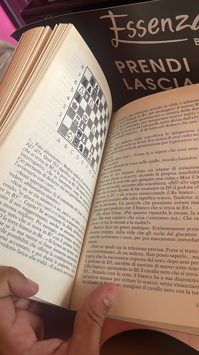 DavidLopezlo's tweet photo. Encontrar en Roma un sitio así es una gran suerte.  La traducción al italiano del libro de @perezreverte es una delicia. Mucho mejor que la adaptación al cine. https://t.co/sQWhQrmb7y
